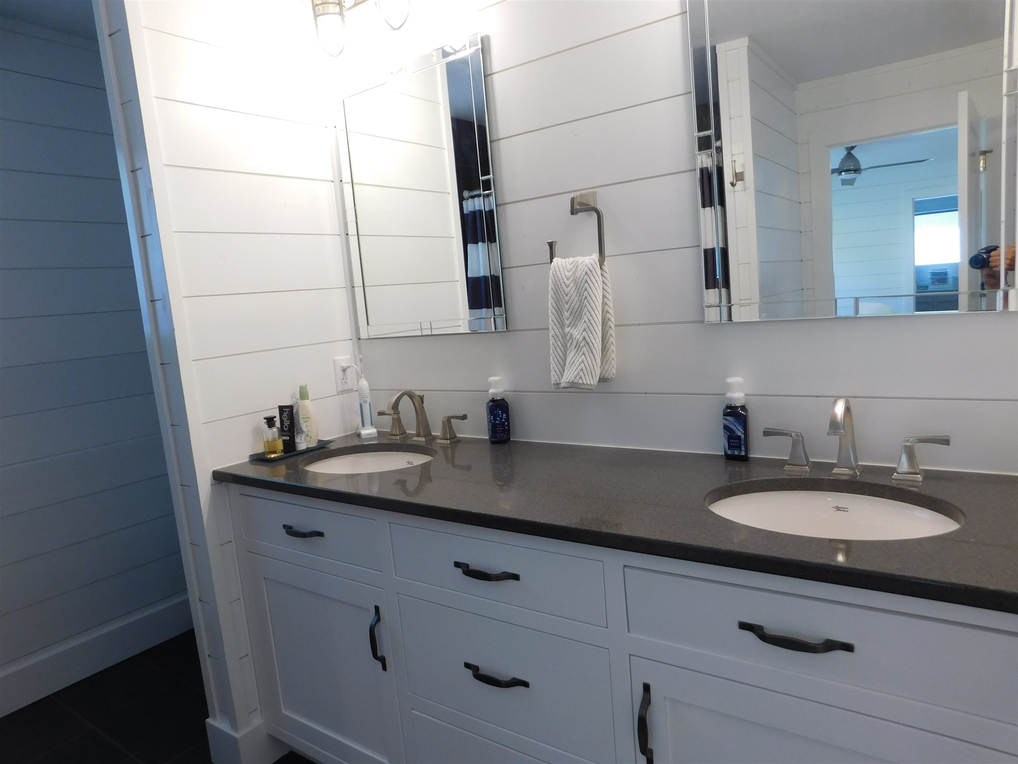 595 East Lake View Road Syracuse, IN 46567 - Photo 22 of 35 Gallery Image 22