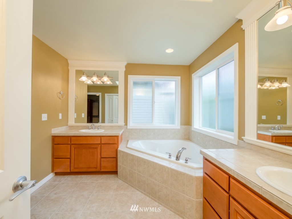 21327 36th Drive Southeast Bothell, WA 98021 - Photo 17 of 25