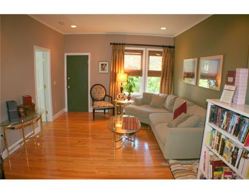 201 Morris Avenue, Unit 4 Providence, RI 02906 - Photo 3 of 8 Living Room.