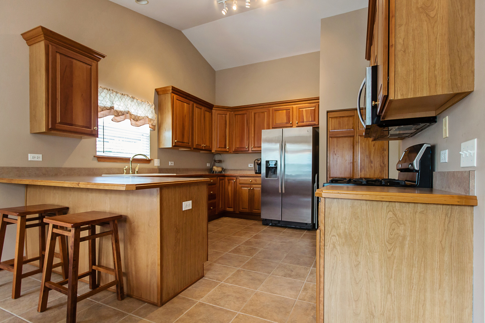 380 Ridge Road, Unit 380 North Aurora, IL 60542 - Photo 5 of 17