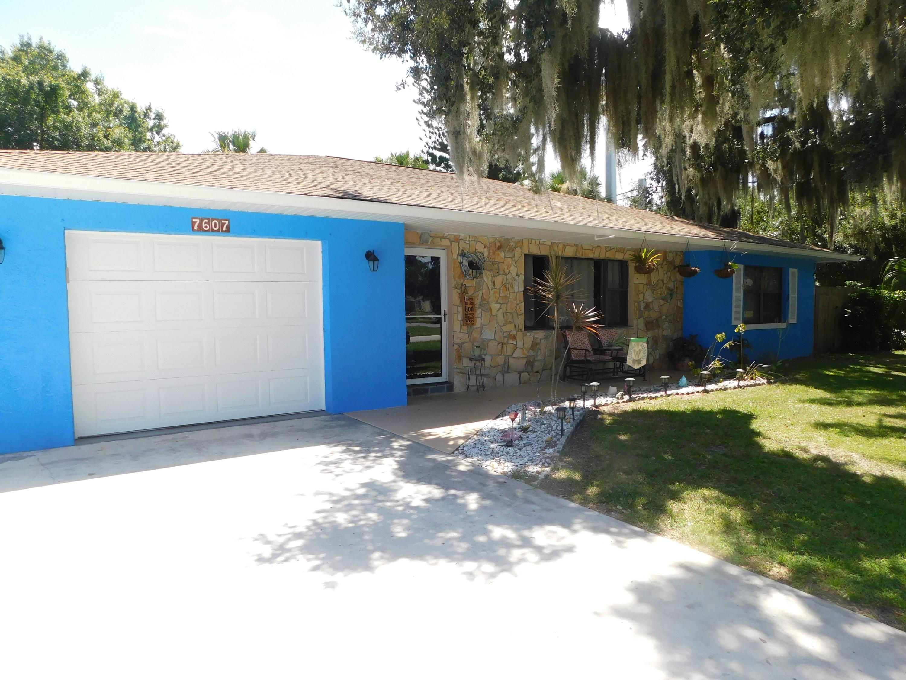 7607 Ocala Avenue Fort Pierce, FL 34951 - Photo 3 of 32 front3