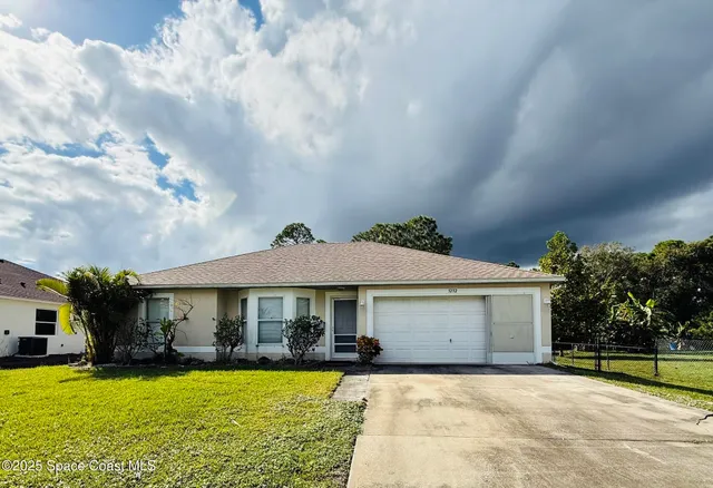 $1,800 | 3232 Wallace Avenue, Palm Bay, FL 32909