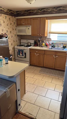 $2,150 | 71 Prospect Avenue, Unit 2, Bayonne, NJ 07002