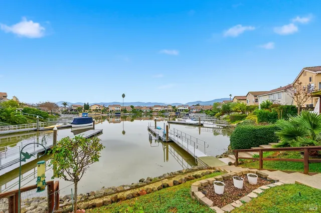 $1,475,000 | 94 South Newport Drive, Napa, CA 94559