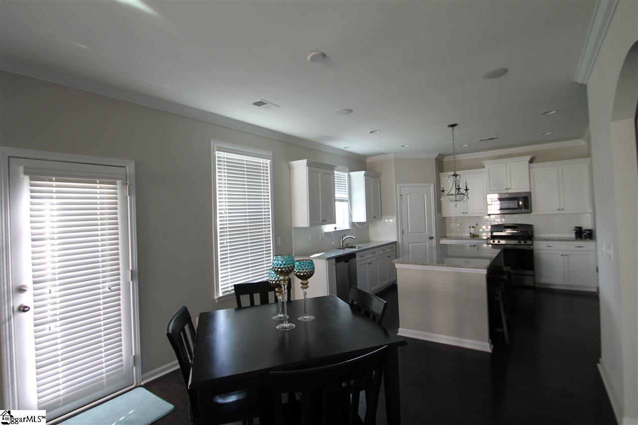171 Castleton Circle Boiling Springs, SC 29316 - Photo 4 of 32