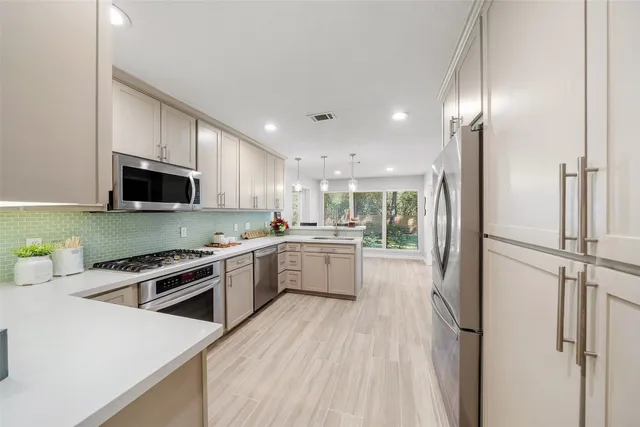 $3,200 | 1912 Foxtail Place, The Woodlands, TX 77380