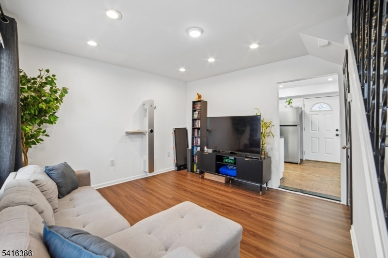 35 Hickory Street Bloomfield, NJ 07003 - Photo 19 of 36