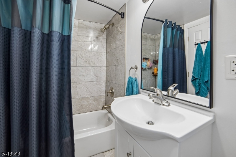 35 Hickory Street Bloomfield, NJ 07003 - Photo 23 of 36