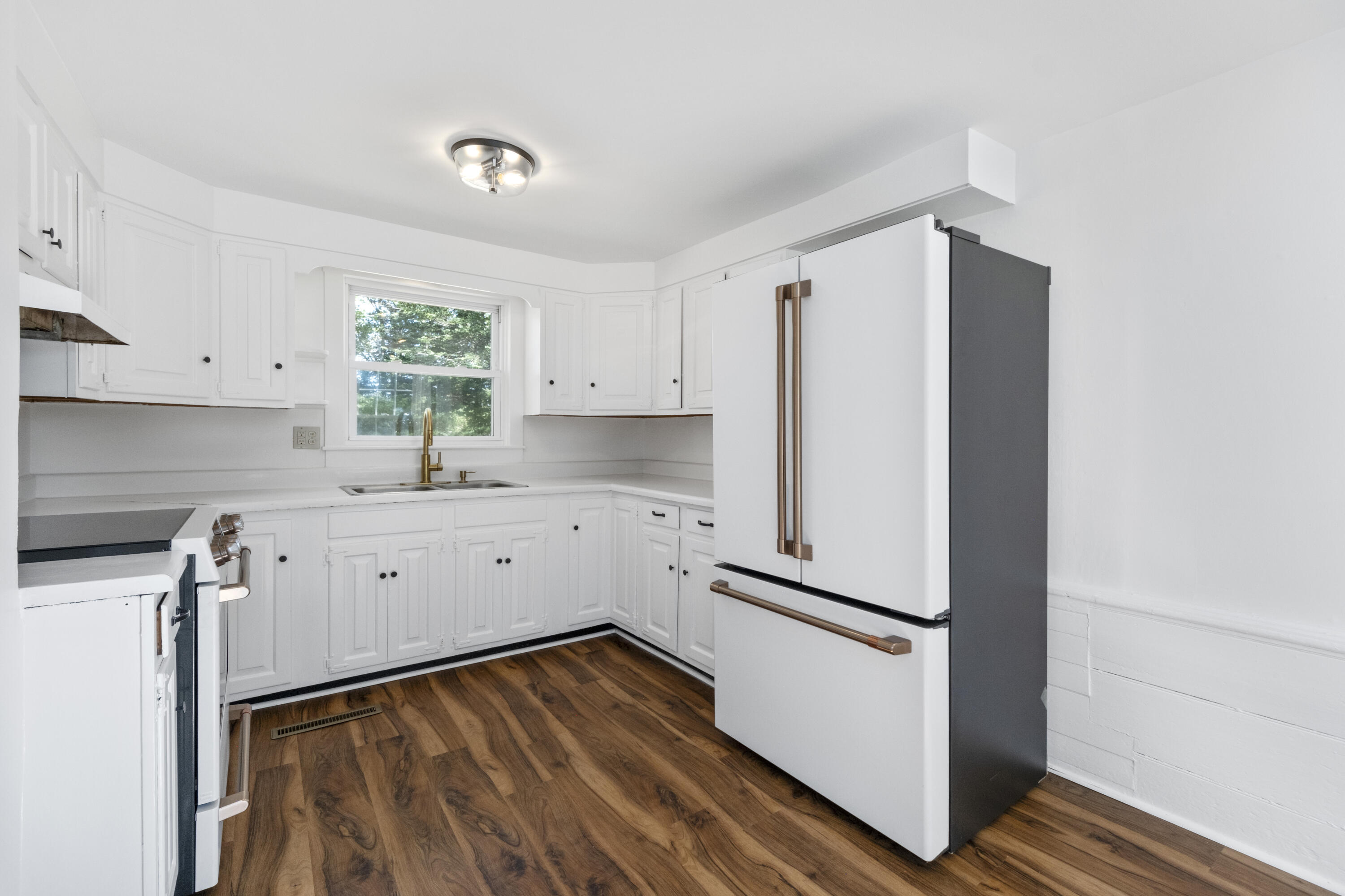 4 Hartsneck Road Tenants Harbor, ME 04860 - Photo 12 of 43 35 - 4 Harts Neck Road - Tenants Harbor