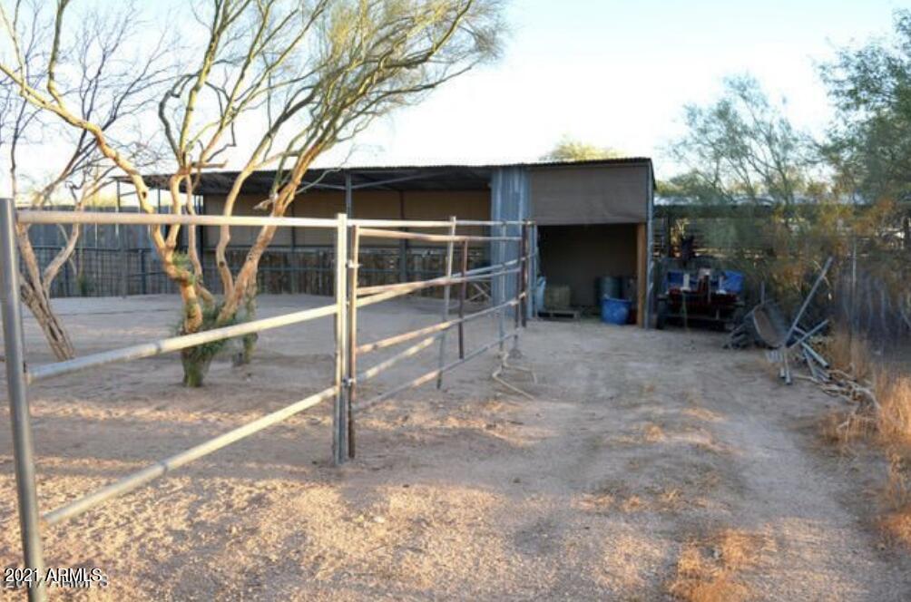 6017 East Rancho Del Oro Drive Cave Creek, AZ 85331 - Photo 4 of 28 a view of a room with wooden chairs and roof