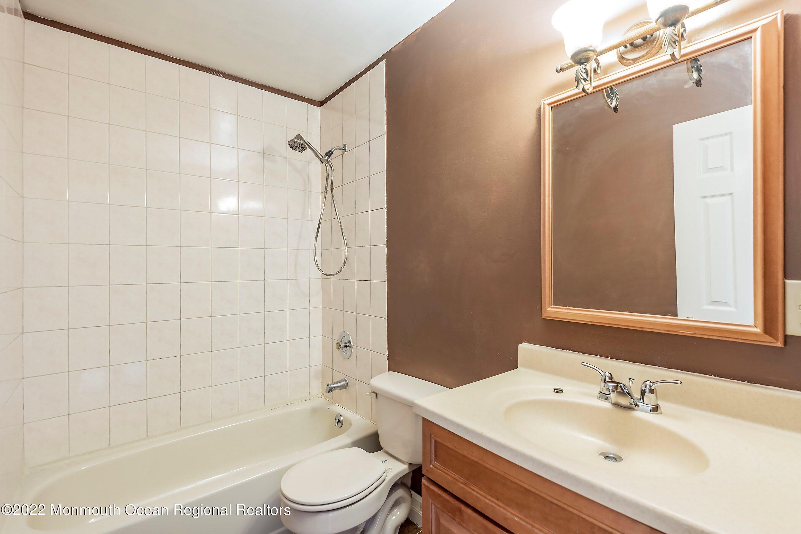 80 Creek Road, Unit 326 Brick, NJ 08724 - Photo 13 of 14 19-Lav2.
