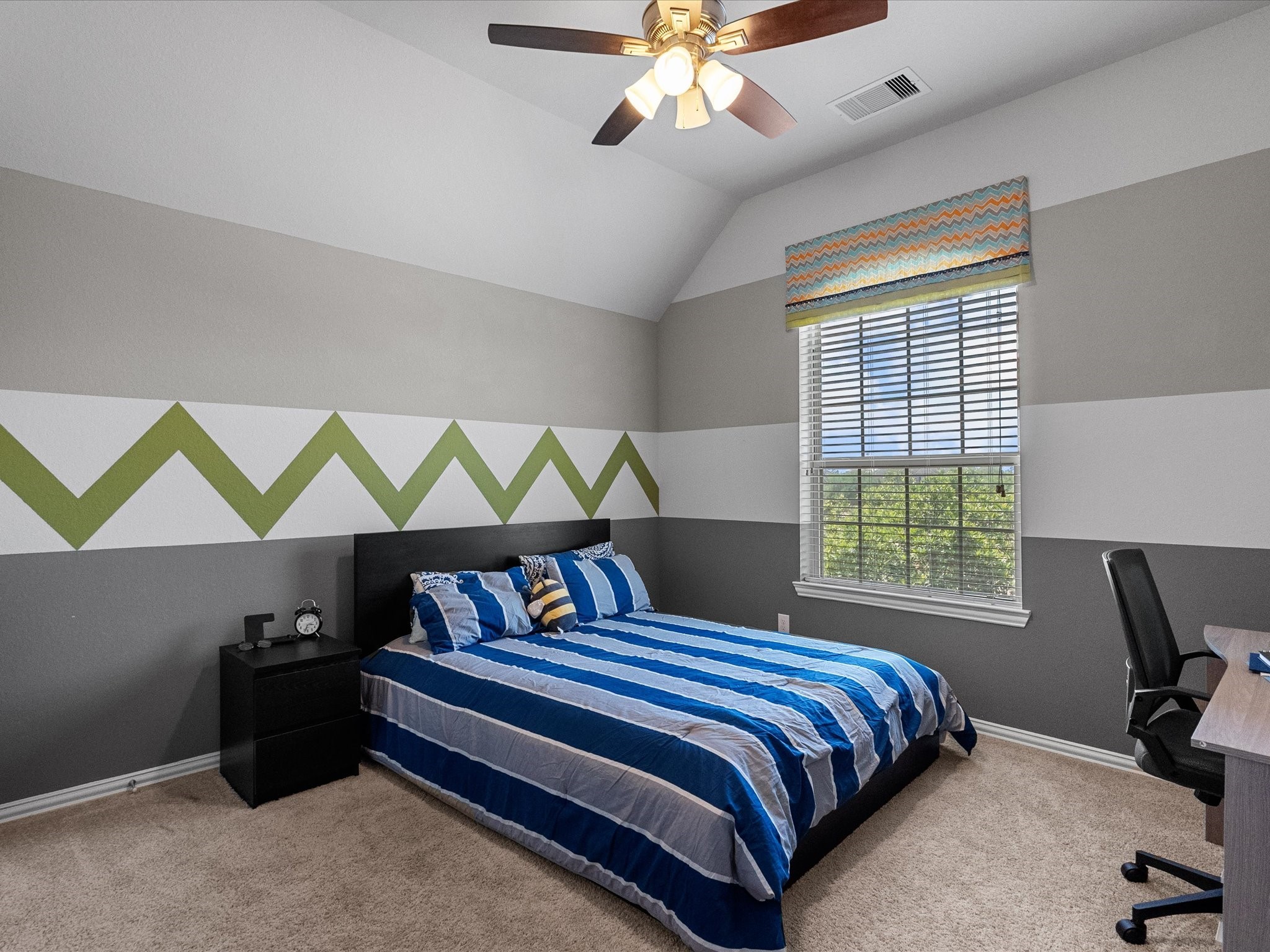 5323 Savannah Bend Lane Rosharon, TX 77583 - Photo 29 of 46 a bedroom with a bed and a window
