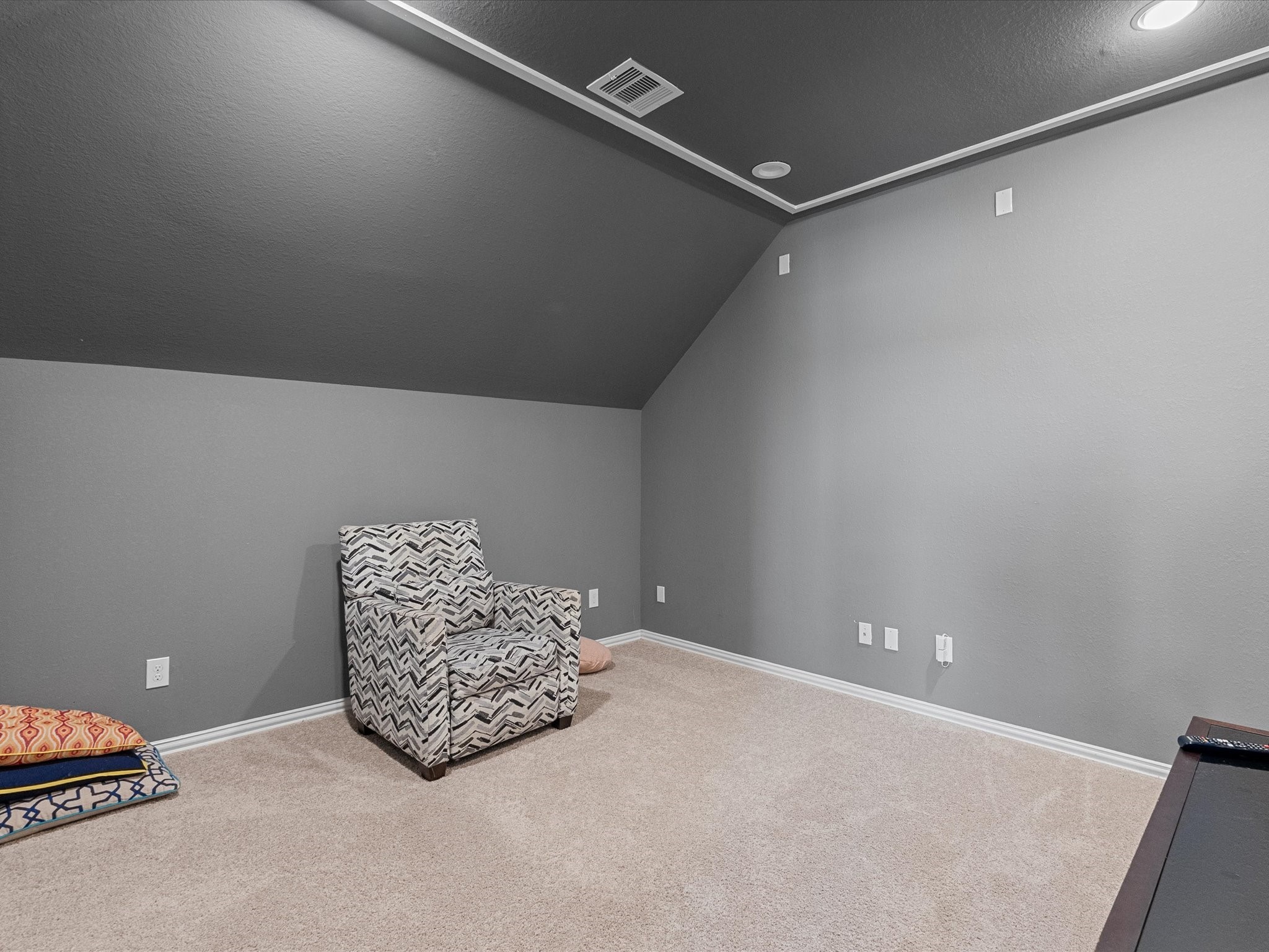 5323 Savannah Bend Lane Rosharon, TX 77583 - Photo 35 of 46 an empty room with a workbench