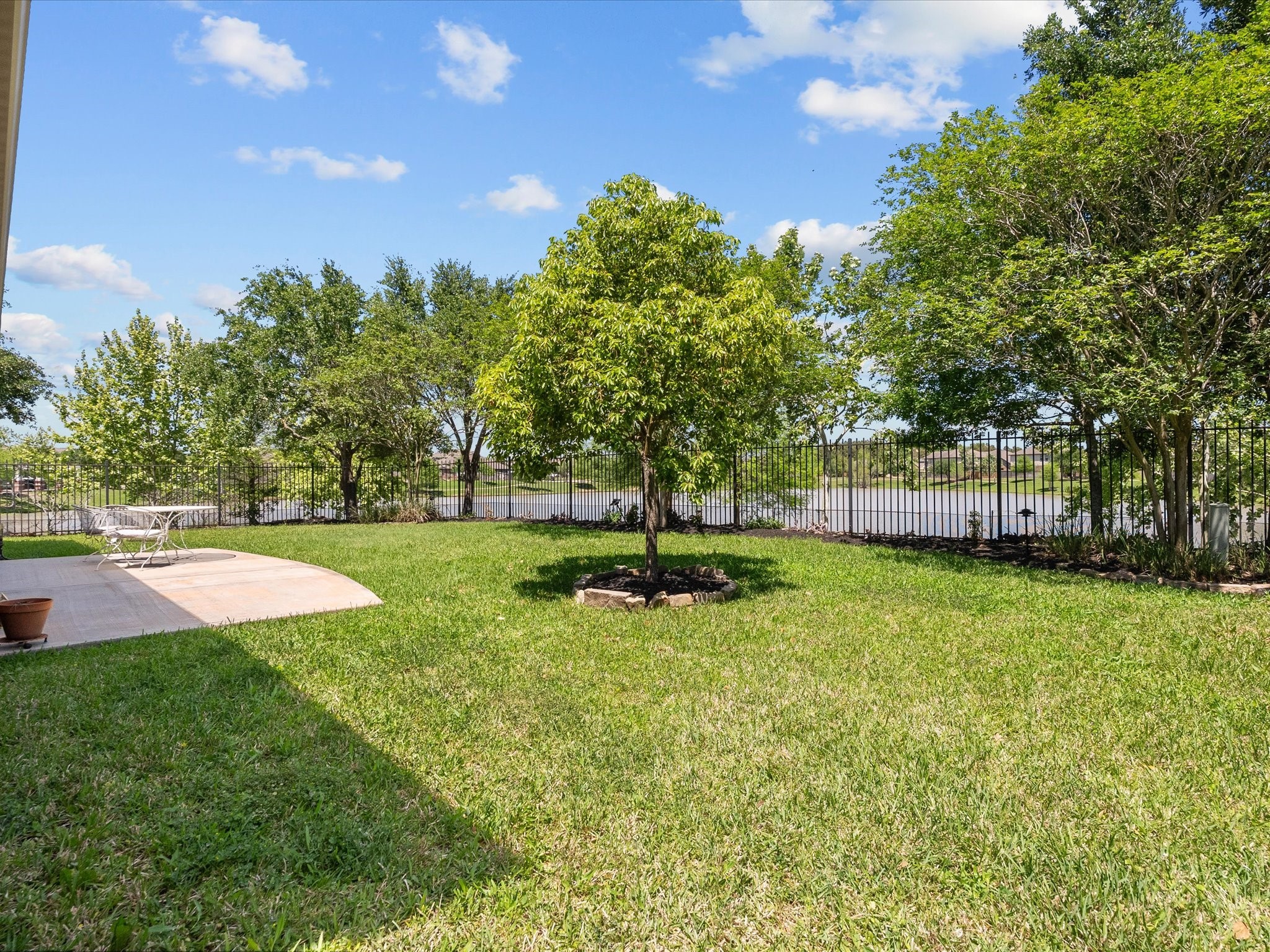 5323 Savannah Bend Lane Rosharon, TX 77583 - Photo 43 of 46 a view of a park with large trees