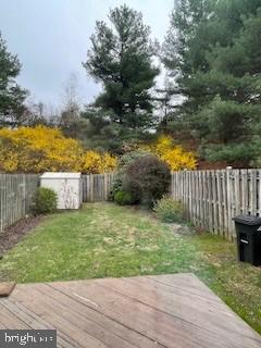 9646 Hingston Downs Columbia, MD 21046 - Photo 3 of 17 a backyard of a house