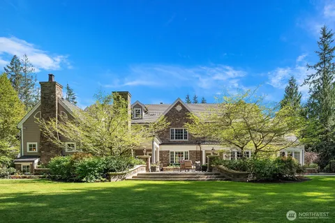 $7,875,000 | 2045 250th Place Northeast, Sammamish, WA 98074