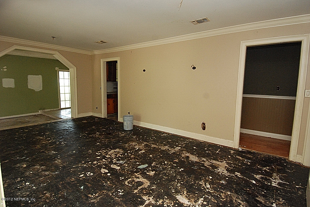 7041 Old Middleburg Road South Jacksonville, FL 32222 - Photo 3 of 9 FAMILY ROOM