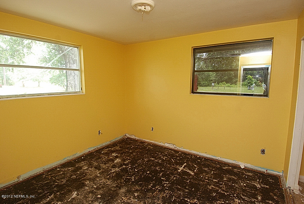 7041 Old Middleburg Road South Jacksonville, FL 32222 - Photo 5 of 9 BEDROOM
