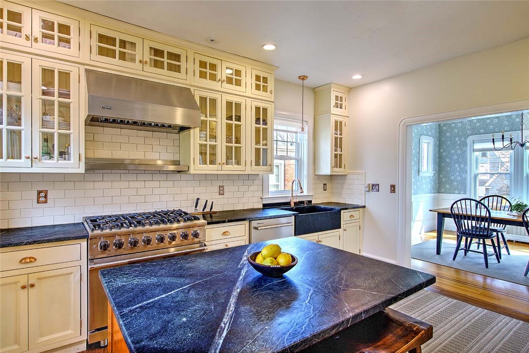 12 Holly Street Providence, RI 02906 - Photo 14 of 44