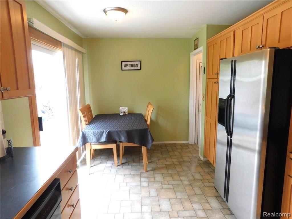 25450 Reeck Road Woodhaven, MI 48183 - Photo 12 of 39