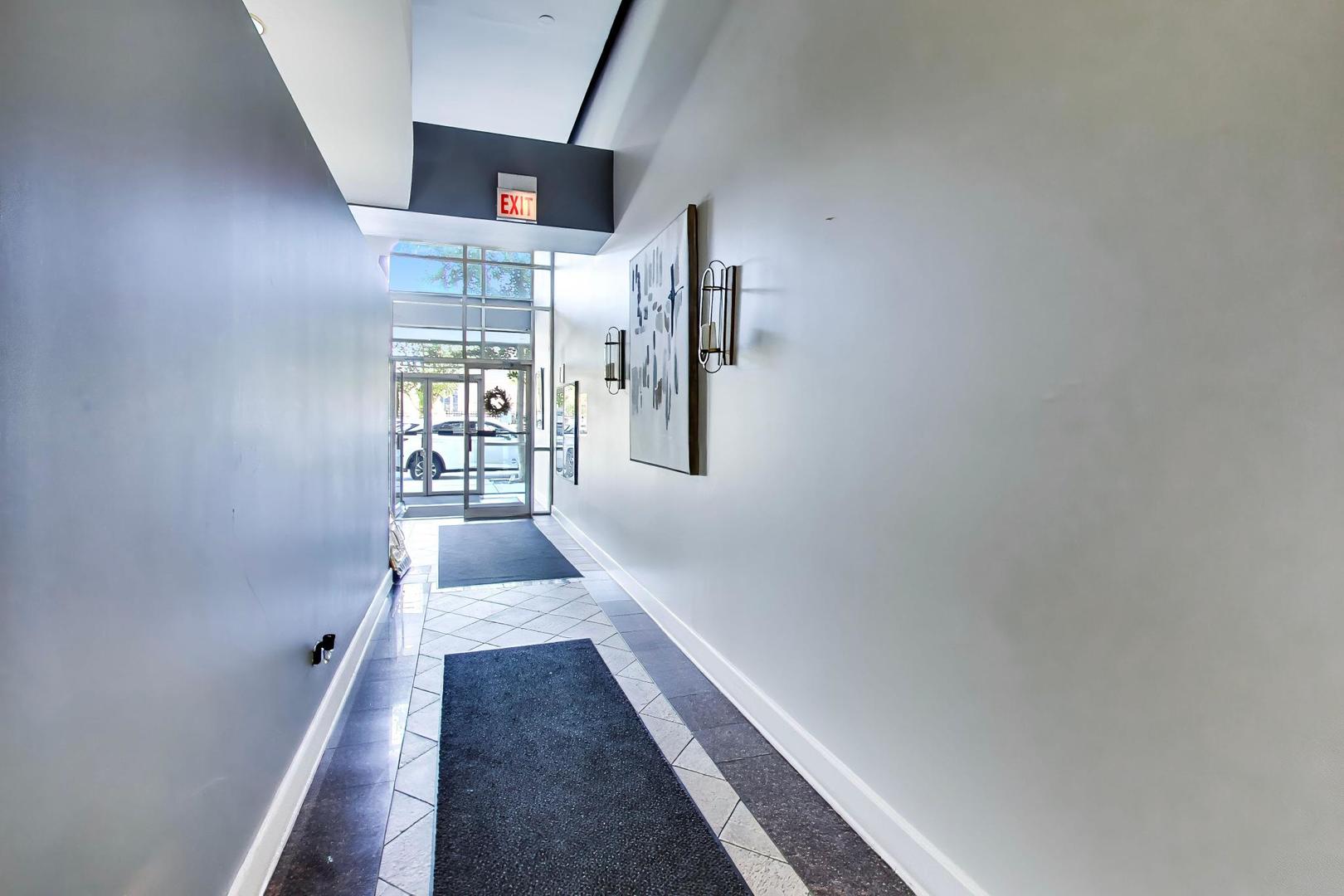 6 South Laflin Street, Unit 301 Chicago, IL 60607 - Photo 4 of 33 Gallery Image 4