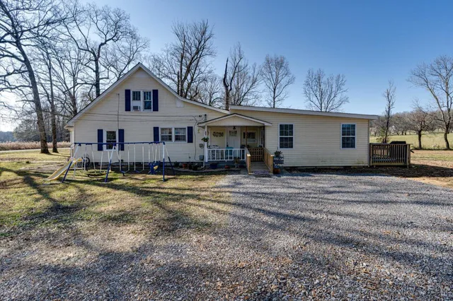 $289,999 | 993 Alvin C York Highway, Whitwell, TN 37397