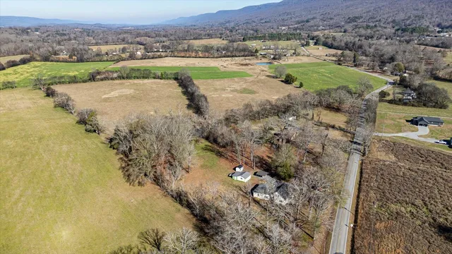 $289,999 | 993 Alvin C York Highway, Whitwell, TN 37397