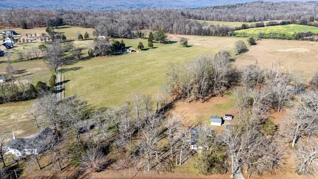 $289,999 | 993 Alvin C York Highway, Whitwell, TN 37397