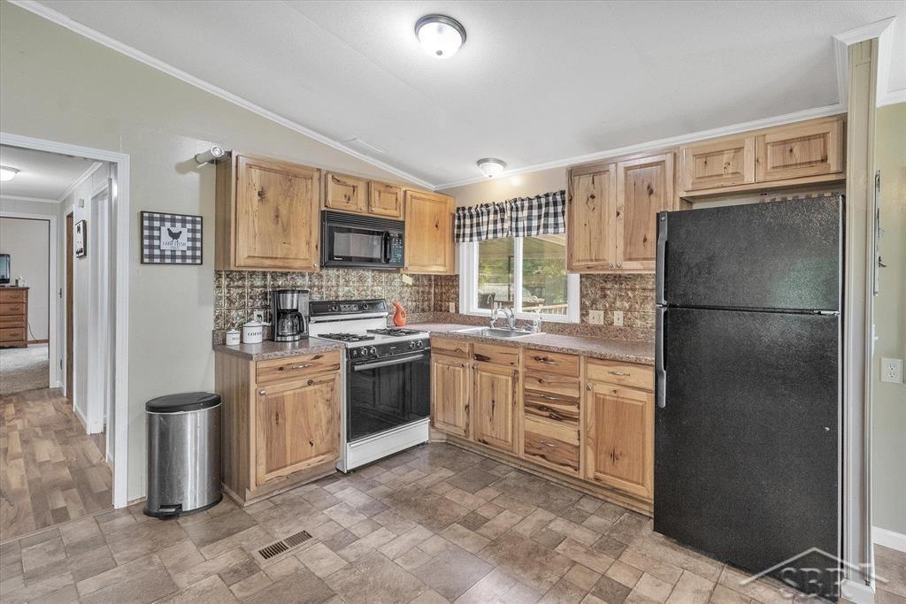 2516 North Alamando Road Coleman, MI 48618 - Photo 13 of 40