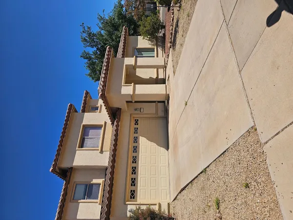 $2,000 | 900 Estancia Drive, Sierra Vista, AZ 85635