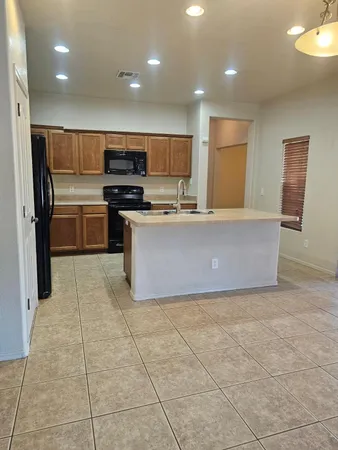 $2,000 | 900 Estancia Drive, Sierra Vista, AZ 85635