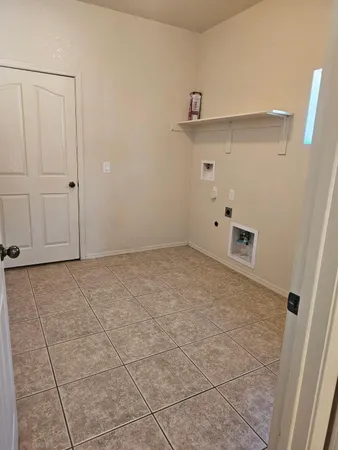 $2,000 | 900 Estancia Drive, Sierra Vista, AZ 85635