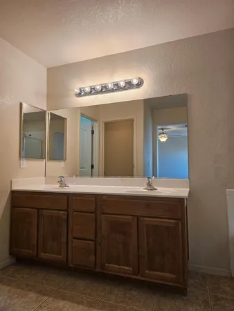 $2,000 | 900 Estancia Drive, Sierra Vista, AZ 85635