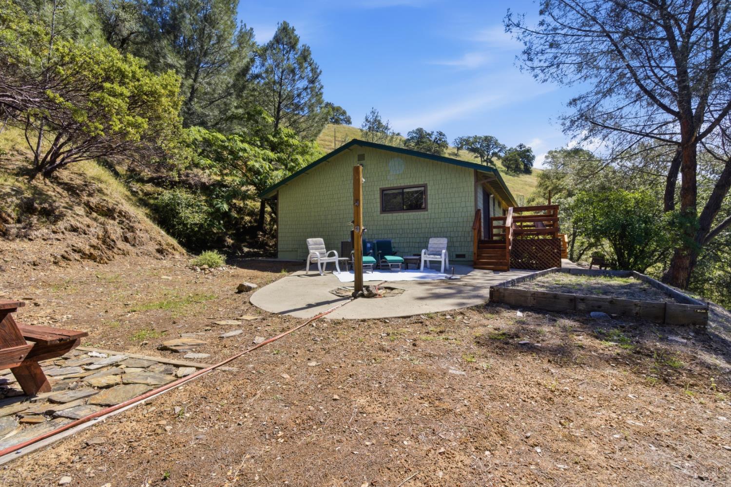 6060 Terras Path Placerville, CA 95667 - Photo 34 of 40 Backyard With Outdoor Shower