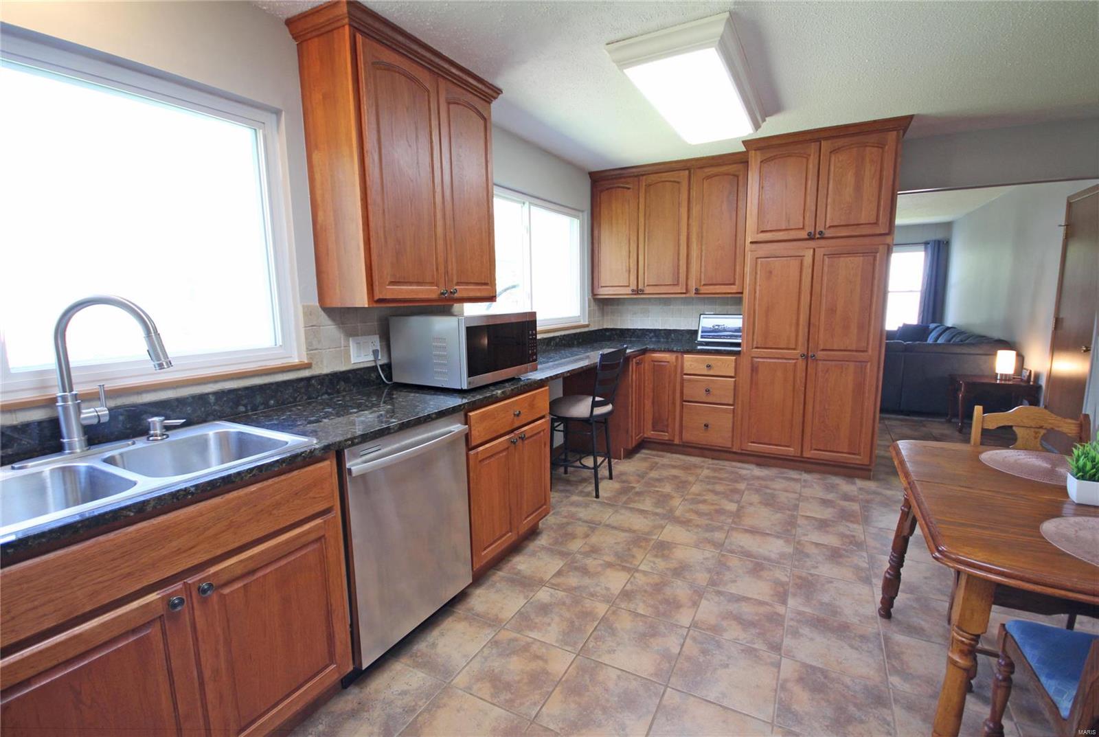501 Oakton Ridge Court Ballwin, MO 63021 - Photo 11 of 30 Gallery Image 11