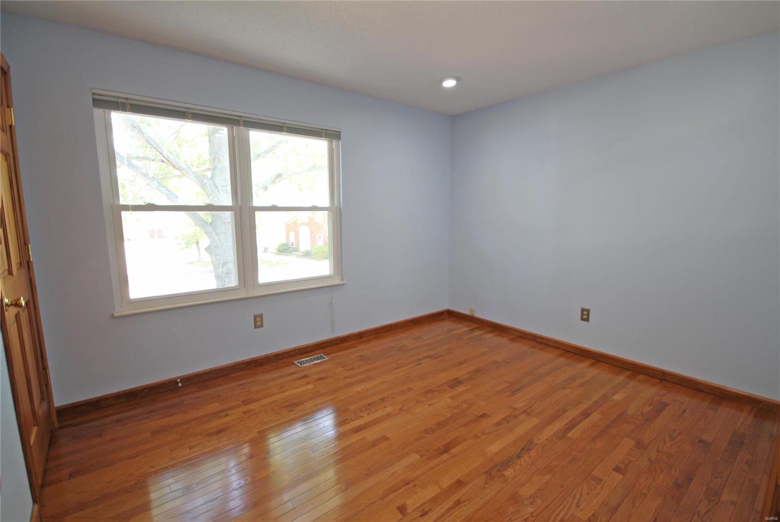 501 Oakton Ridge Court Ballwin, MO 63021 - Photo 19 of 30 Gallery Image 19
