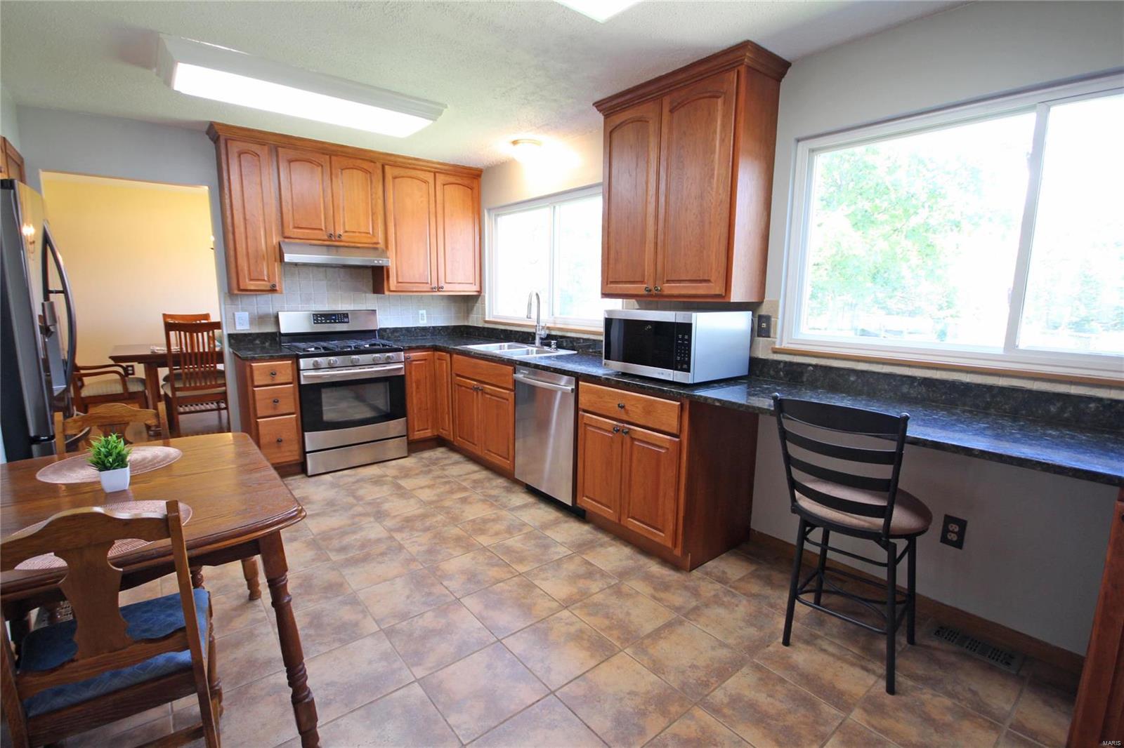 501 Oakton Ridge Court Ballwin, MO 63021 - Photo 9 of 30 Gallery Image 9