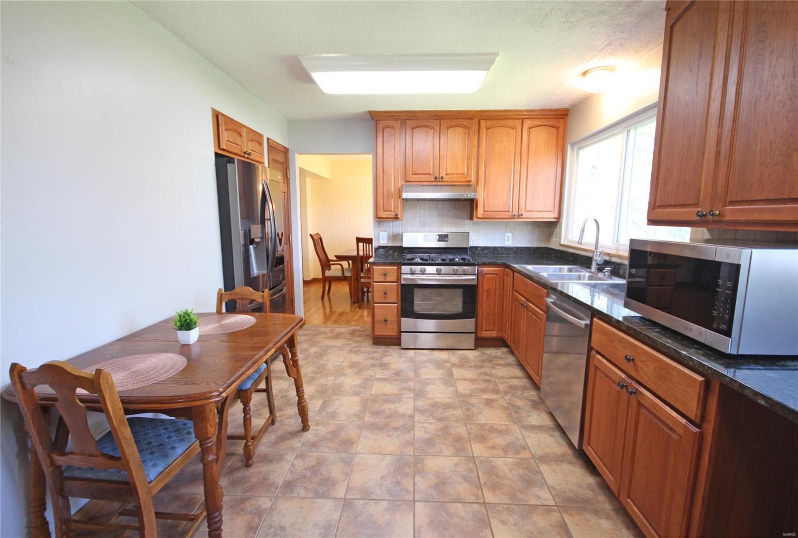 501 Oakton Ridge Court Ballwin, MO 63021 - Photo 10 of 30 Gallery Image 10