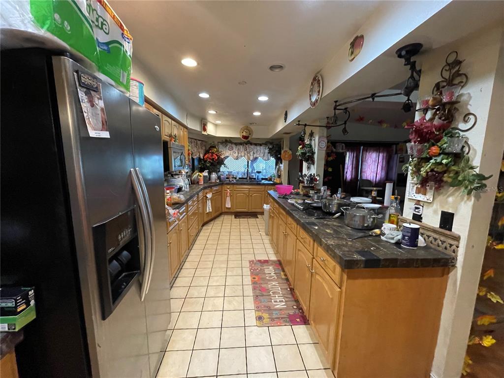 5006 West Sam Allen Road Plant City, FL 33565 - Photo 3 of 14 Kitchen
