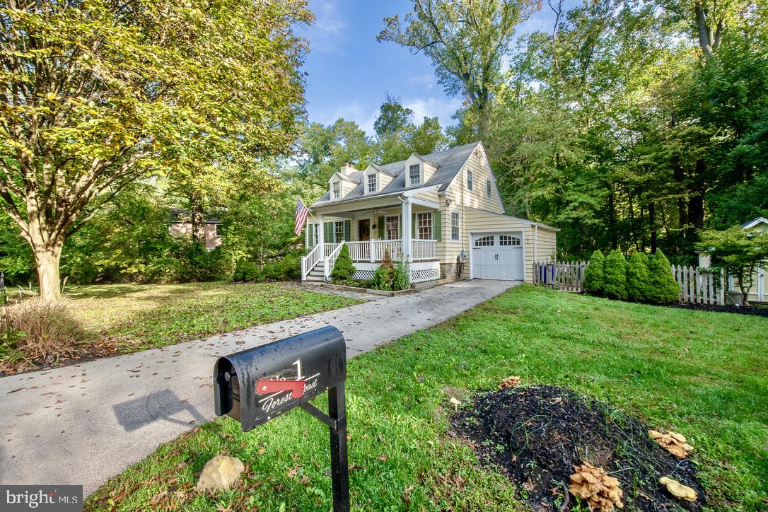 1 Forest Road Wayne, PA 19087 - Photo 3 of 38 Charming from every angle