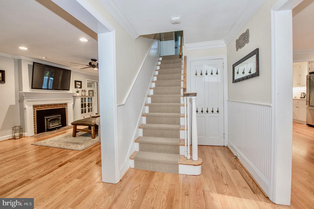 1 Forest Road Wayne, PA 19087 - Photo 5 of 38 Foyer opens to all rooms