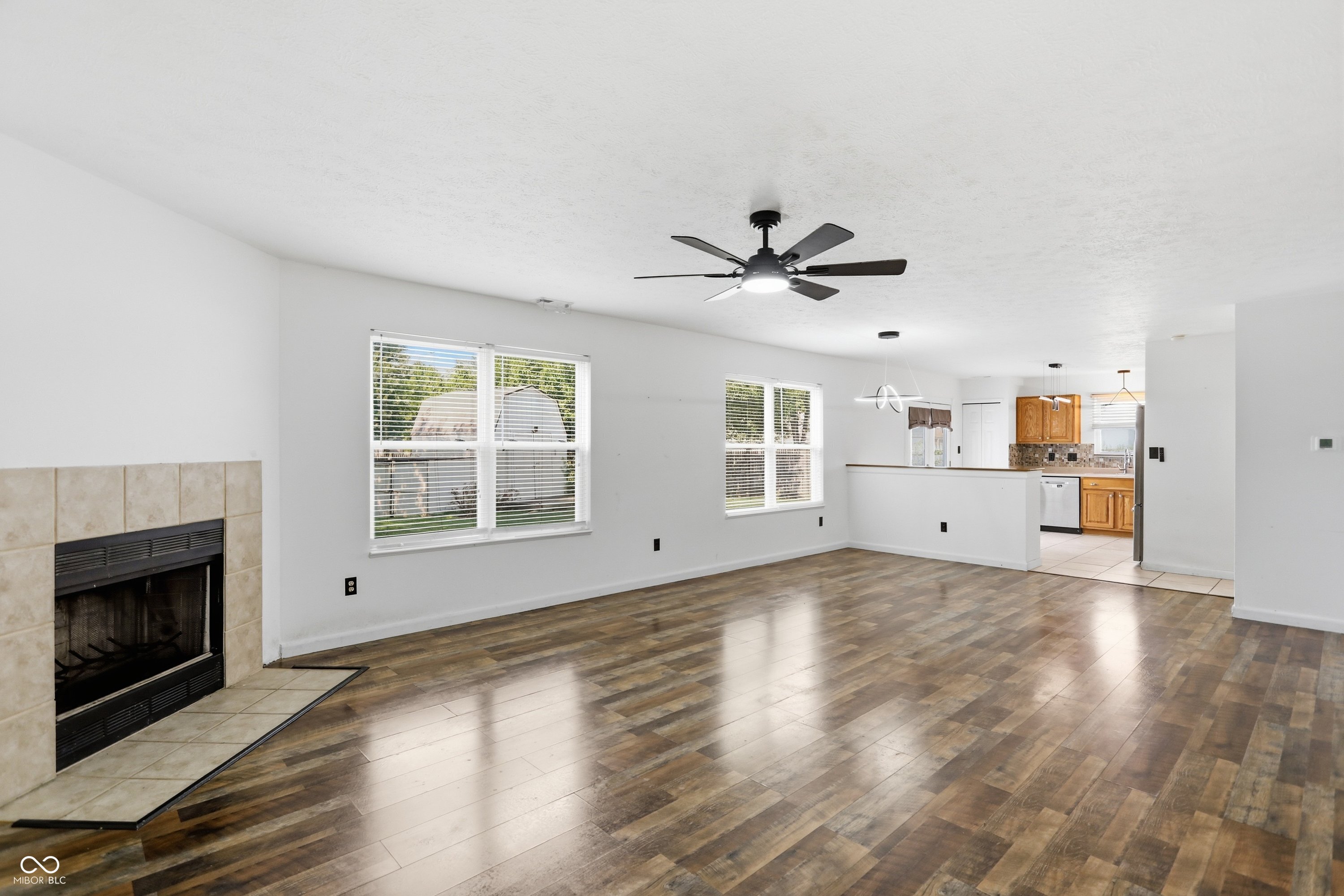 1124 Pebble Court Anderson, IN 46013 - Photo 5 of 32