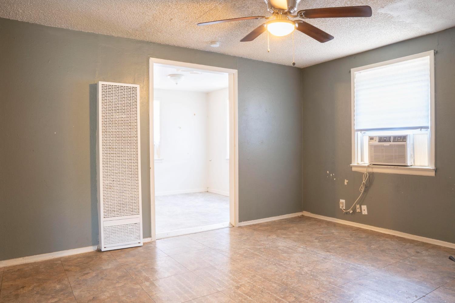 5028 East Balch Avenue Fresno, CA 93727 - Photo 12 of 38