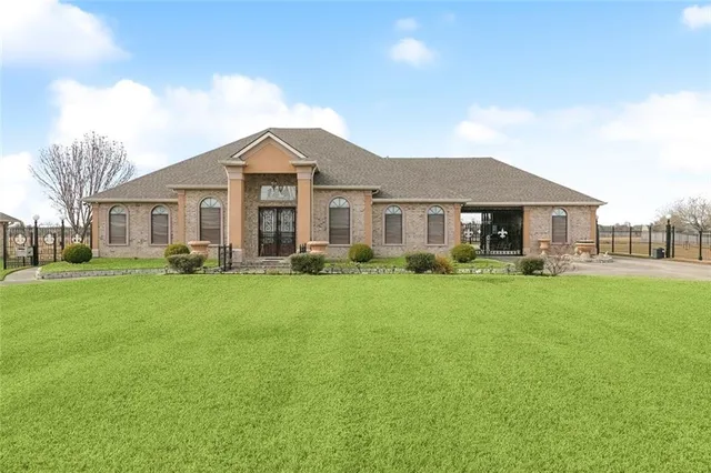 $635,000 | 124 Willswood Lane, Waggaman, LA 70094