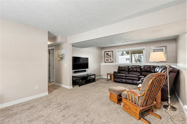 $299,000 | 16085 Outback Drive, Cedar Springs, MI 49319