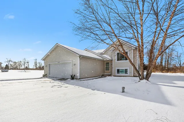 $299,000 | 16085 Outback Drive, Cedar Springs, MI 49319