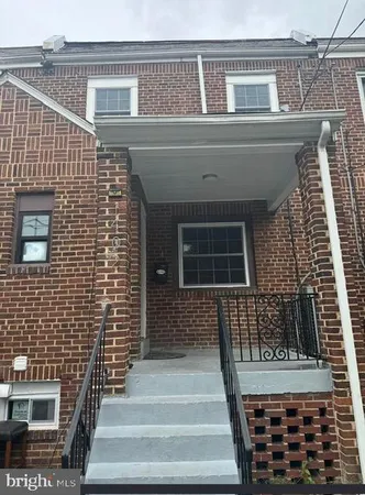 $2,850 | 1402 18th Place Southeast, Washington, DC 20020