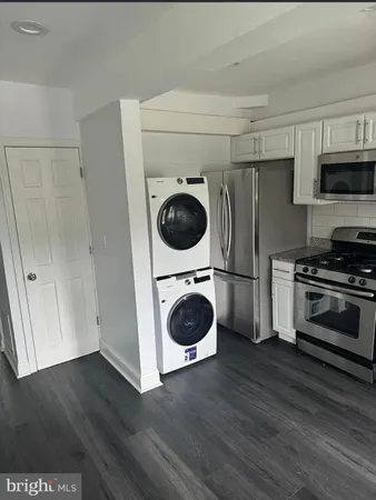 $2,850 | 1402 18th Place Southeast, Washington, DC 20020