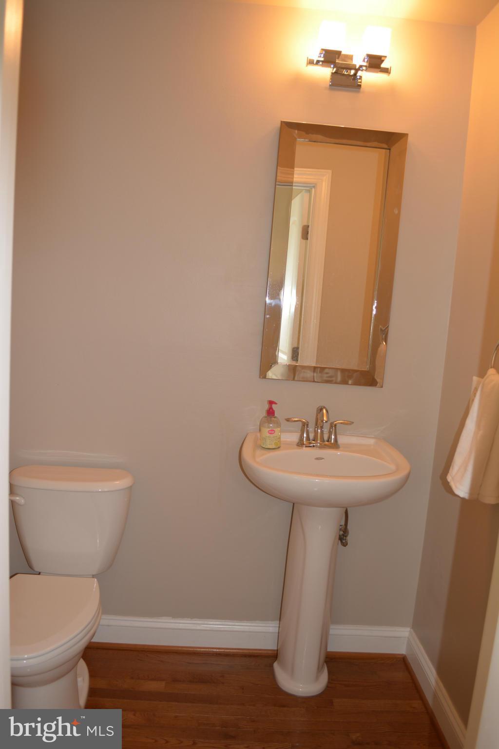 43374 Old Ryan Road Ashburn, VA 20148 - Photo 22 of 24 Bath