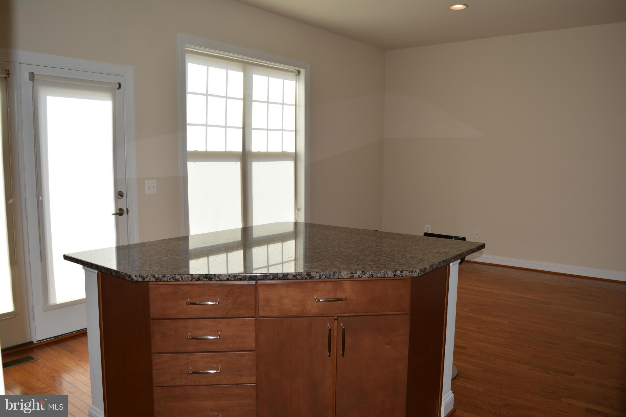 43374 Old Ryan Road Ashburn, VA 20148 - Photo 7 of 24 Kitchen